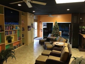 Tropical Inn Палм Бей Екстериор снимка
